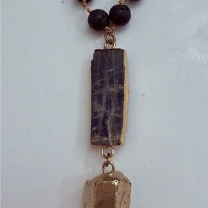 Elegant Gold and Black Pendant Necklace